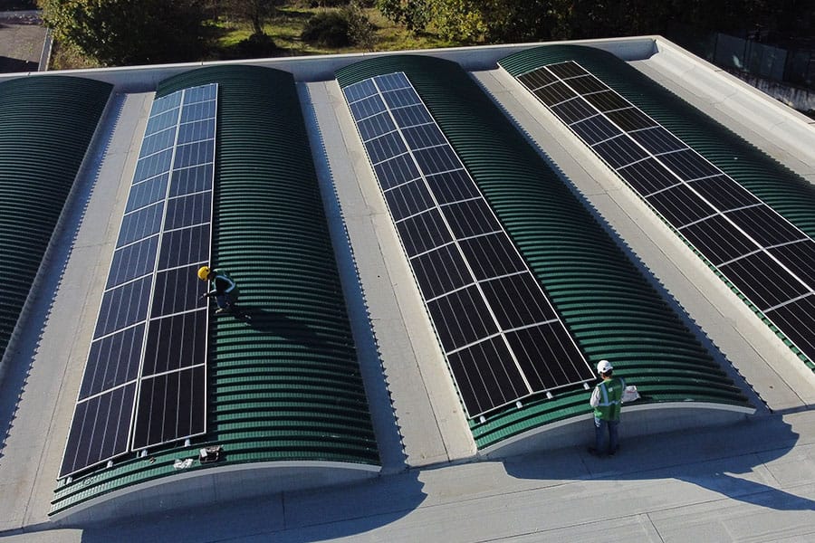 Sostituzione coperture industriali: l’efficientamento energetico inizia dall’alto